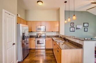 1862 Summit Ave in Dallas, TX - Foto de edificio - Building Photo