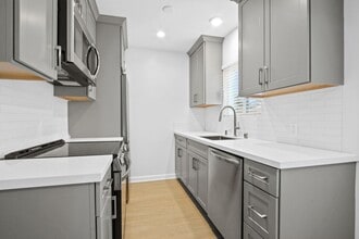 117 Strand St in Santa Monica, CA - Building Photo - Building Photo