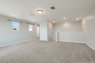 118 Kyle Cove in Universal City, TX - Building Photo - Building Photo