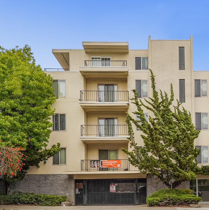 Uni Flats in Berkeley, CA - Building Photo