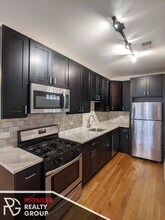 2203 W Eastwood Ave, Unit #2207-3N in Chicago, IL - Foto de edificio - Building Photo