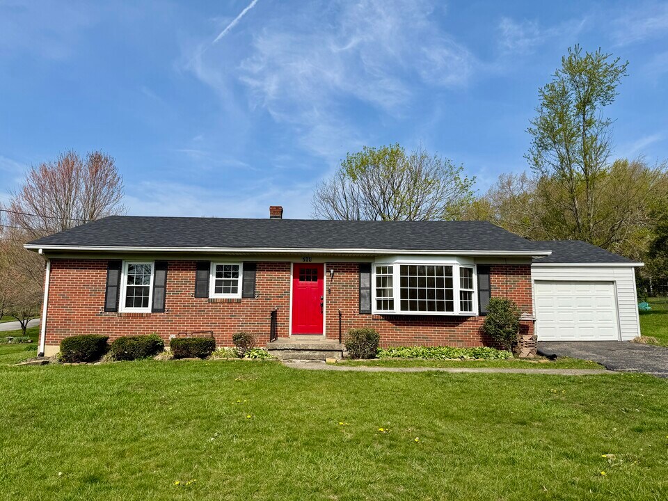 704 McCullum Ave in Elizabethtown, KY - Building Photo