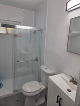 2559 Valwood Pkwy in Farmers Branch, TX - Building Photo - Building Photo