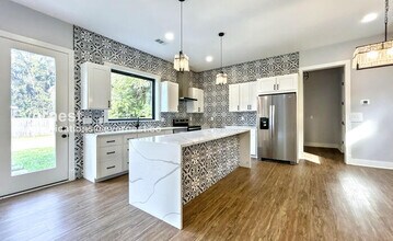 415 S University St in Murfreesboro, TN - Building Photo - Building Photo