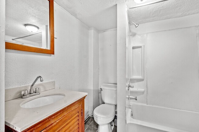 2432-2432 Berg St in Pittsburgh, PA - Building Photo - Building Photo