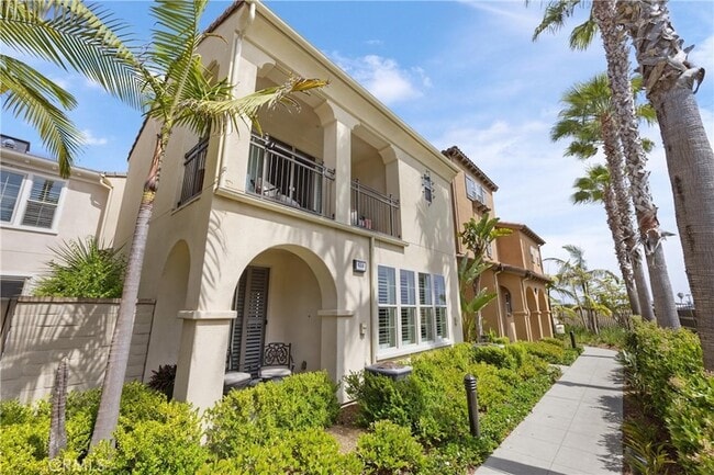 8356 Noelle Drive in Huntington Beach, CA - Foto de edificio - Building Photo