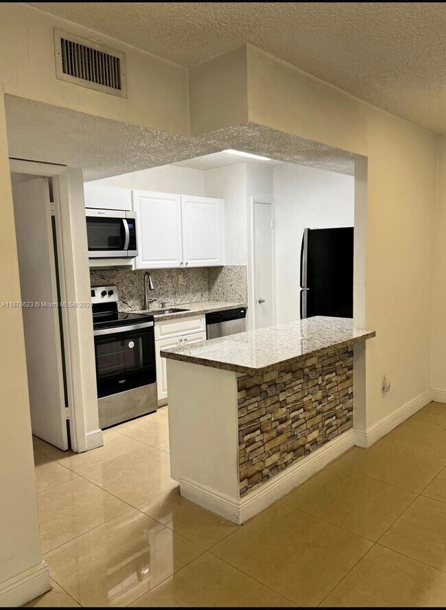 850 SW 129th Pl in Miami, FL - Building Photo - Building Photo