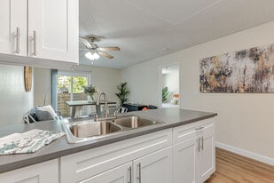 Martinez Hillside in Martinez, CA - Building Photo