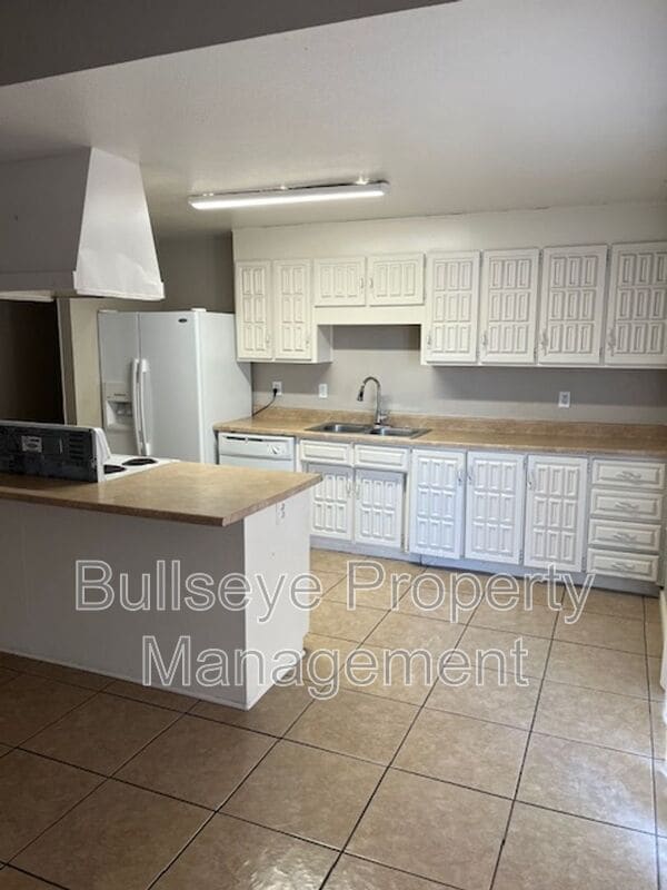 7956 W Mariposa Dr in Phoenix, AZ - Building Photo - Building Photo