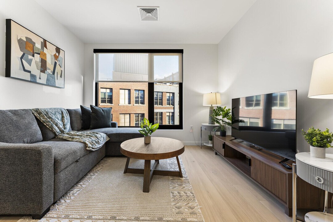 35 W 2nd St in Boston, MA - Building Photo