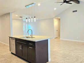 327 Gentilly Dr in Katy, TX - Building Photo - Building Photo