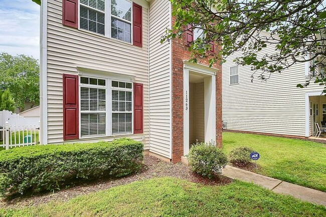 11263 Heritage Green Dr in Cornelius, NC - Foto de edificio - Building Photo