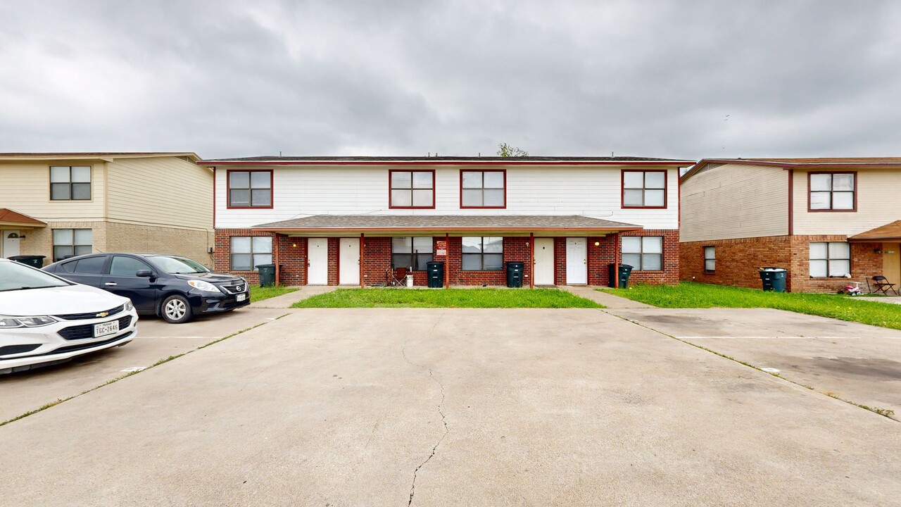 1300 Monroe Loop in Killeen, TX - Building Photo