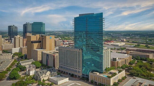 1301 Throckmorton St, Unit 2805 in Fort Worth, TX - Building Photo - Building Photo