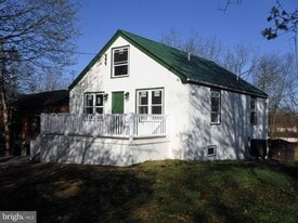 756 Wiltshire Rd in Kearneysville, WV - Building Photo