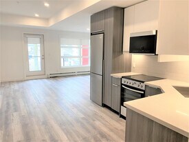 10720-378 78 Ave NW in Edmonton, AB - Building Photo