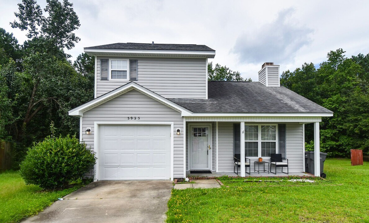 5935 Bloomsbury Dr in Fayetteville, NC - Building Photo