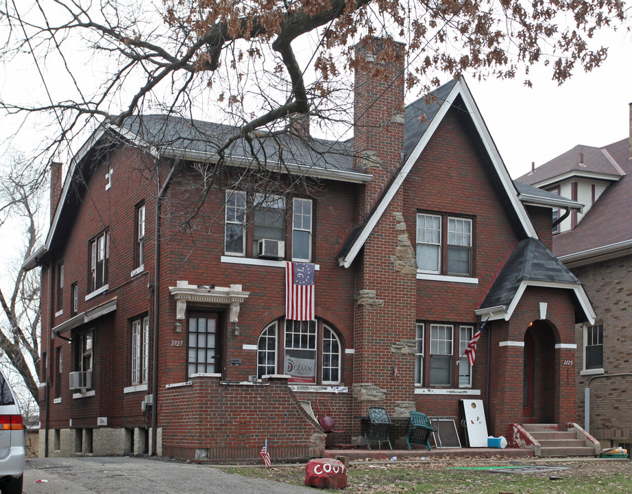 2727-2729 Stratford Ave in Cincinnati, OH - Foto de edificio