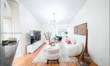 12950 Vista Isles Dr in Sunrise, FL - Building Photo - Building Photo
