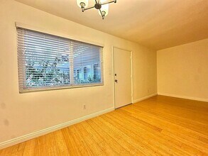 23 Thornton Ave in Los Angeles, CA - Building Photo - Building Photo