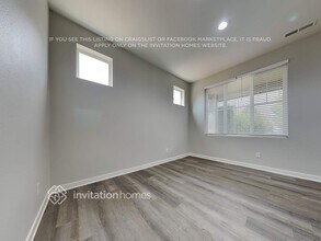 5675 56th Loop SE in Lacey, WA - Foto de edificio - Building Photo