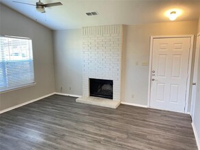 8004 Clydesdale Dr in Austin, TX - Building Photo - Building Photo