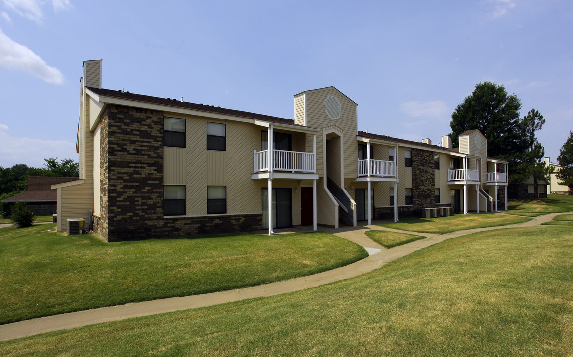 Shady Hollow in Muskogee, OK - Building Photo