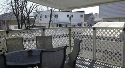 4402 Locust Point Dr in Bronx, NY - Building Photo - Building Photo