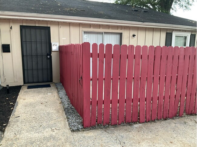 property at 4701 Flat Shoals Rd