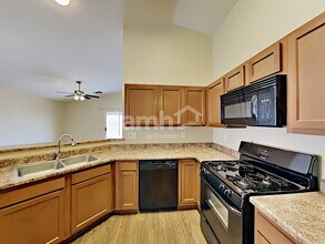 7049 E Strike Eagle Way in Tucson, AZ - Building Photo - Building Photo