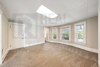 1405 E 95th St, Unit Unit #2 in Cleveland, OH - Building Photo - Building Photo