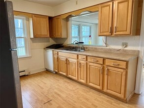 8424 E Lake Rd in Erie, PA - Building Photo - Building Photo