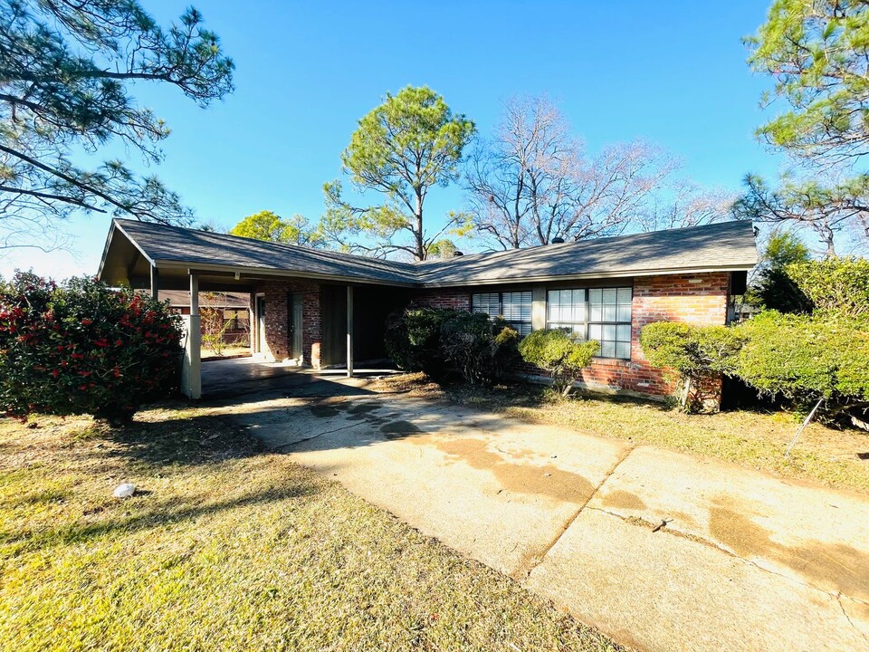 3137 Fredricksburg Dr in Montgomery, AL - Building Photo