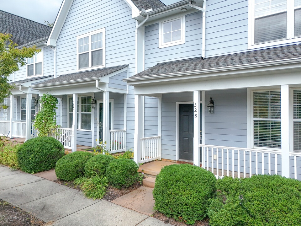 328 Marquette Ct in Crozet, VA - Building Photo