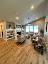 1698 SW Black Butte Ct in Redmond, OR - Building Photo - Building Photo