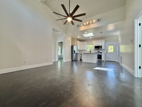 329 Canyon Springs Dr in Canyon Lake, TX - Building Photo - Building Photo