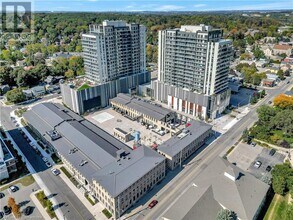 15 Glebe St in Cambridge, ON - Building Photo - Building Photo