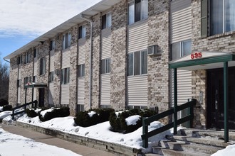 Riverwalk Apartments in Battle Creek, MI - Building Photo - Building Photo