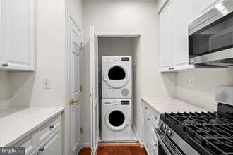 5120 Donovan Dr in Alexandria, VA - Building Photo - Building Photo