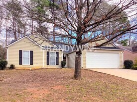 5900 Homestead Cir in Rex, GA - Building Photo