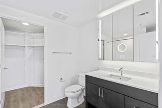 The Millennium in Arlington, VA - Foto de edificio - Interior Photo