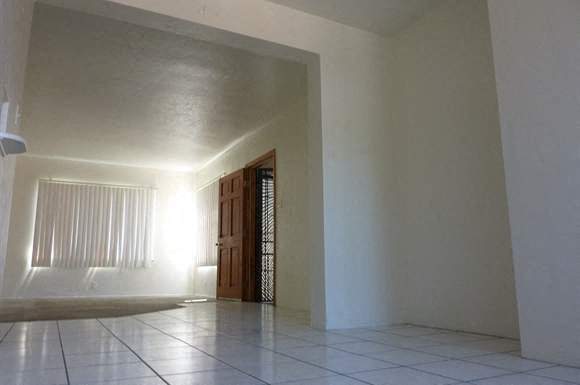 124 Sloan in Compton, CA - Building Photo - Building Photo