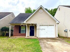 233 Coral Cir in Mcdonough, GA - Building Photo