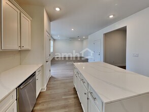 50 Pointe Dr in Dallas, GA - Foto de edificio - Building Photo