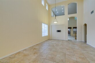 10800 Canisteo St in Las Vegas, NV - Foto de edificio - Building Photo