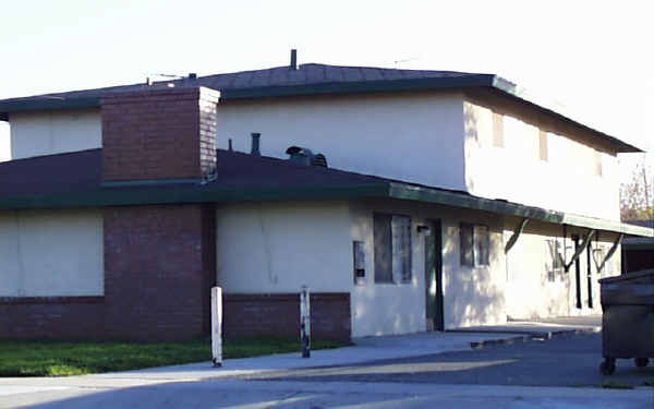 9081 Juniper Ave in Fontana, CA - Foto de edificio