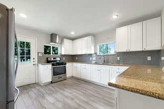 9803 Mimbrough St in Houston, TX - Building Photo - Building Photo