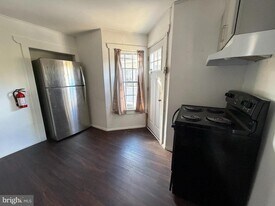 112 W Main St in Millville, NJ - Building Photo