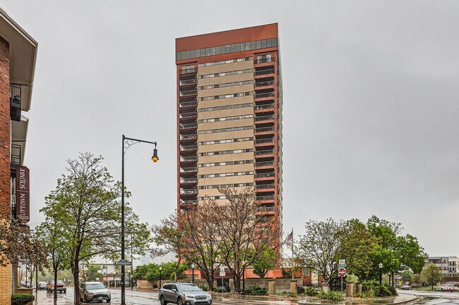 100 Park Ave W in Denver, CO - Building Photo - Building Photo