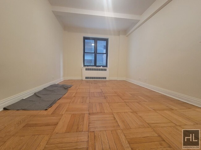 EAST 56 STREET in New York, NY - Building Photo - Building Photo